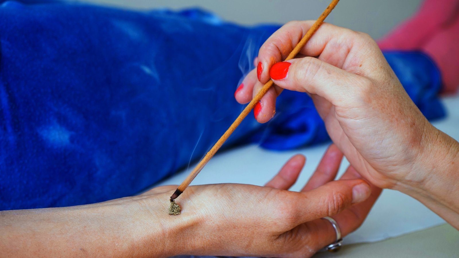 Moxibustion sesión Fernanda Jara Agenda tu sesión